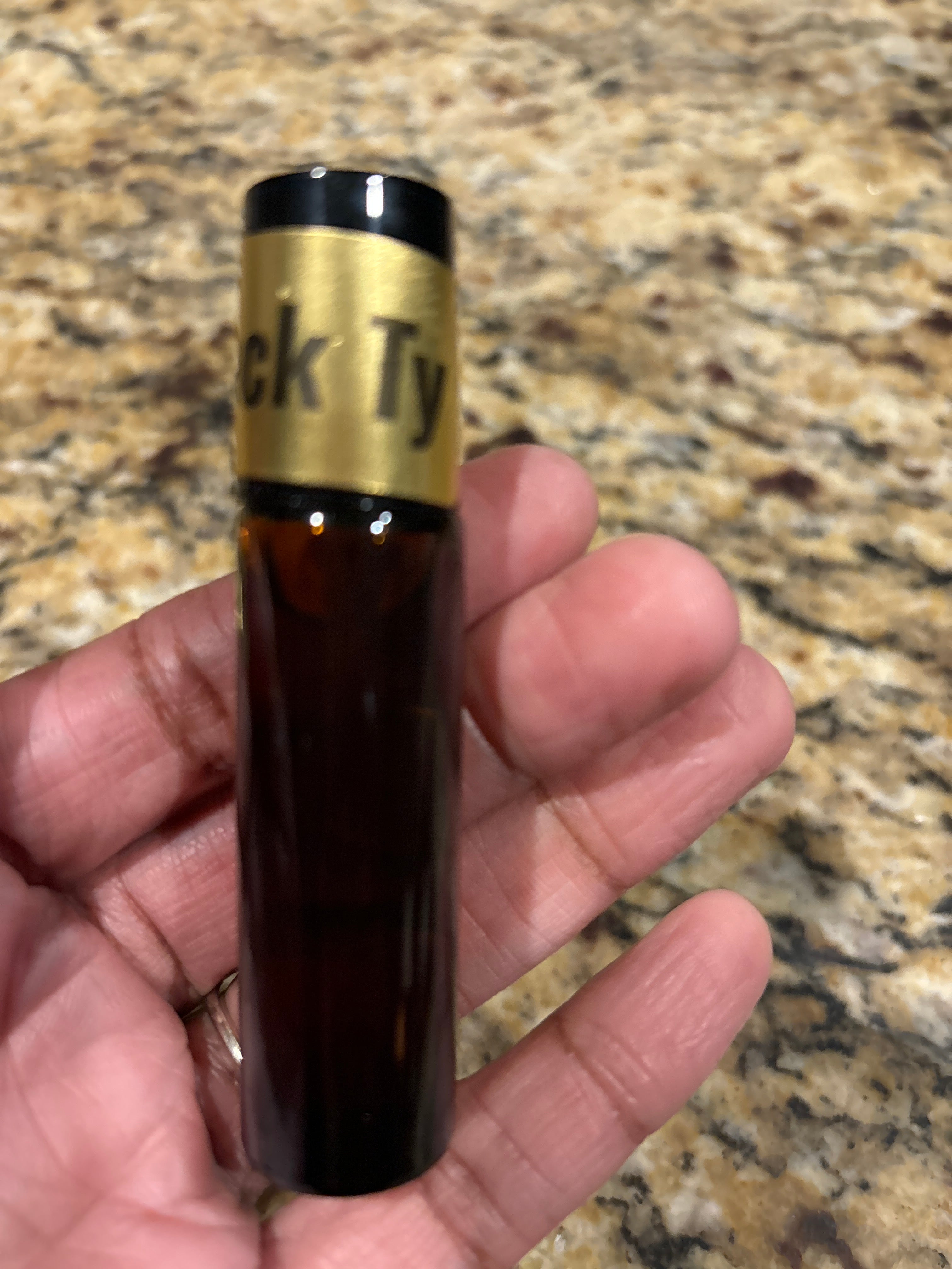 MEN-BODY OIL