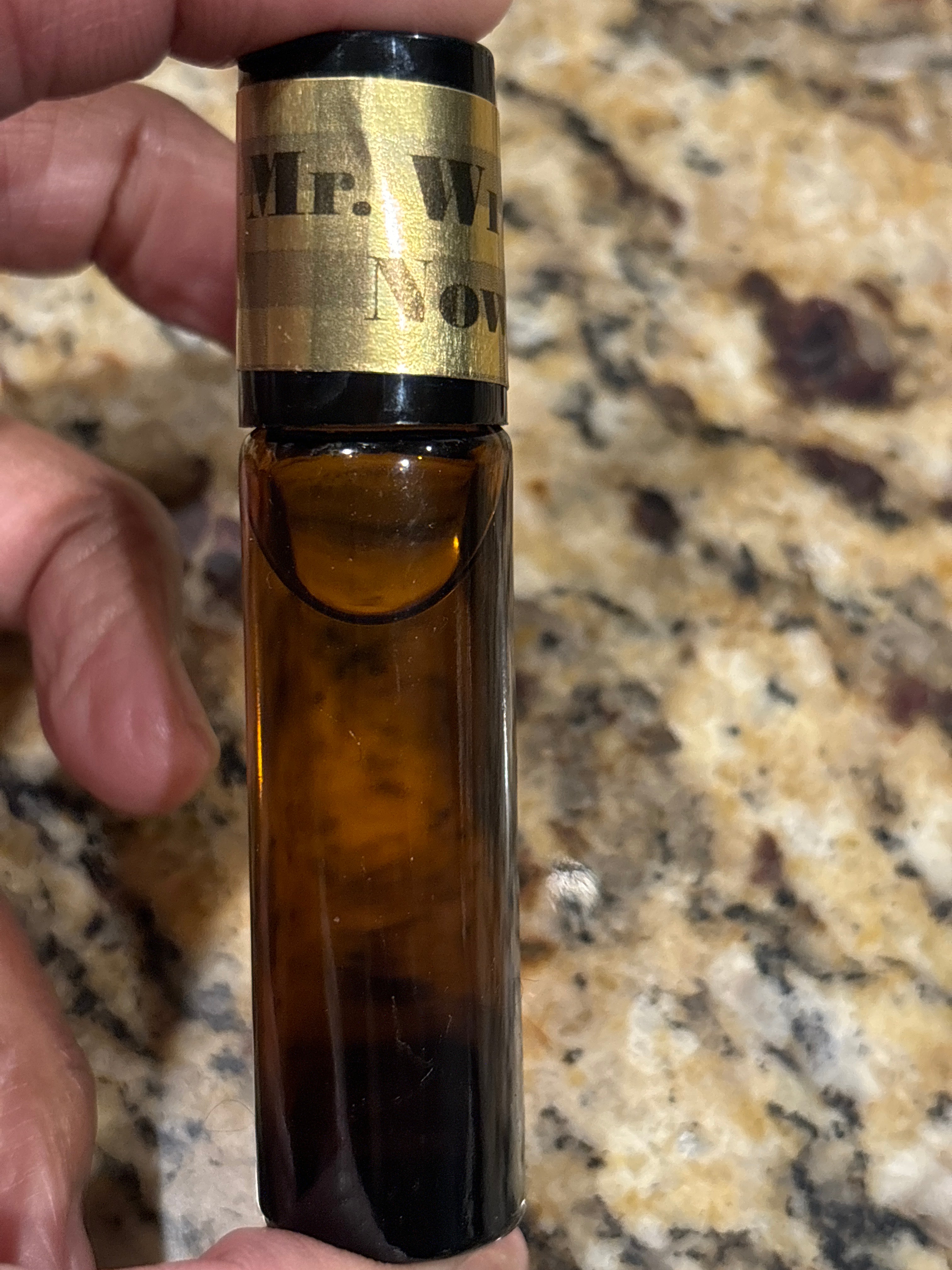 MEN-BODY OIL