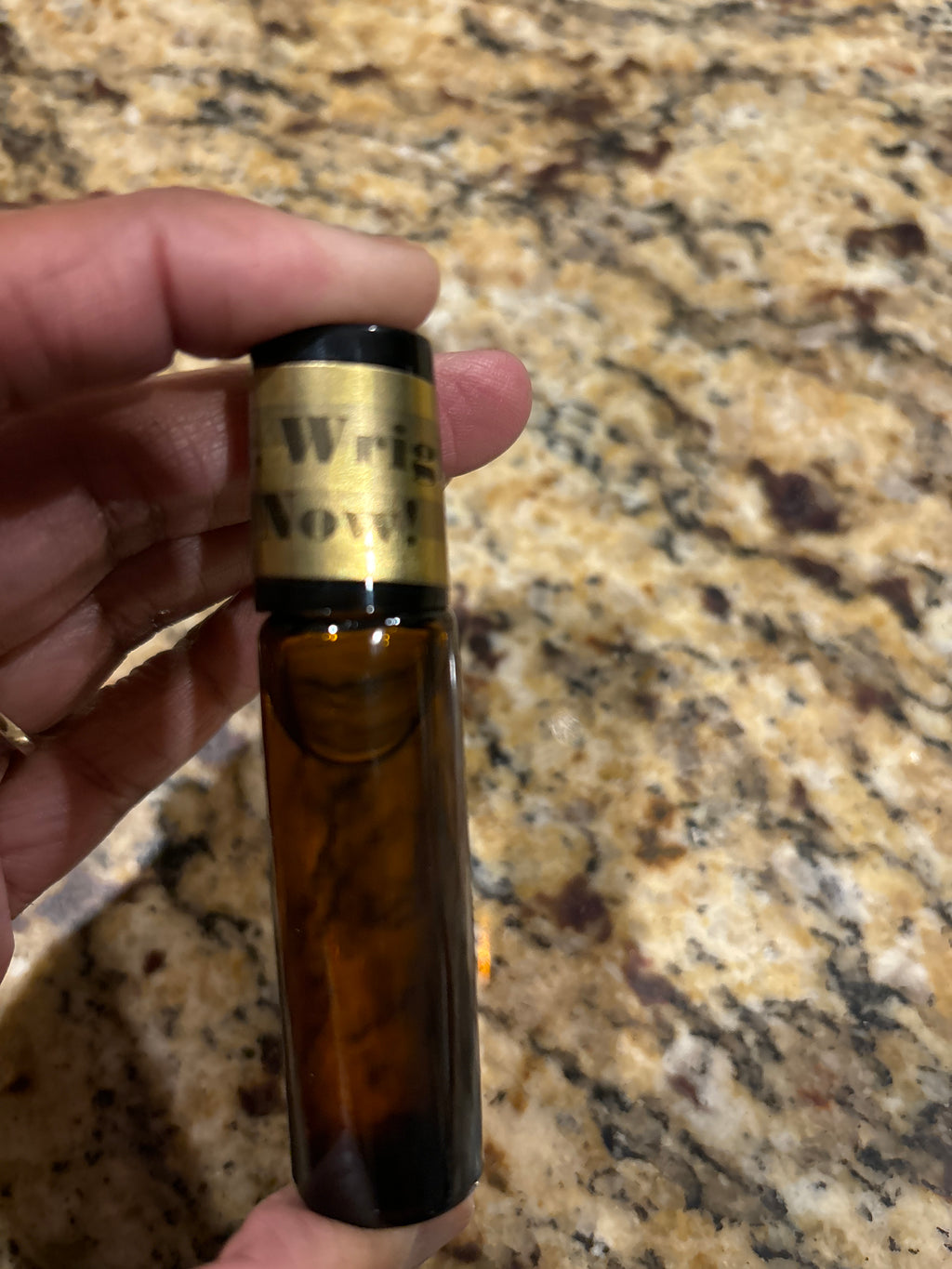 MEN-BODY OIL