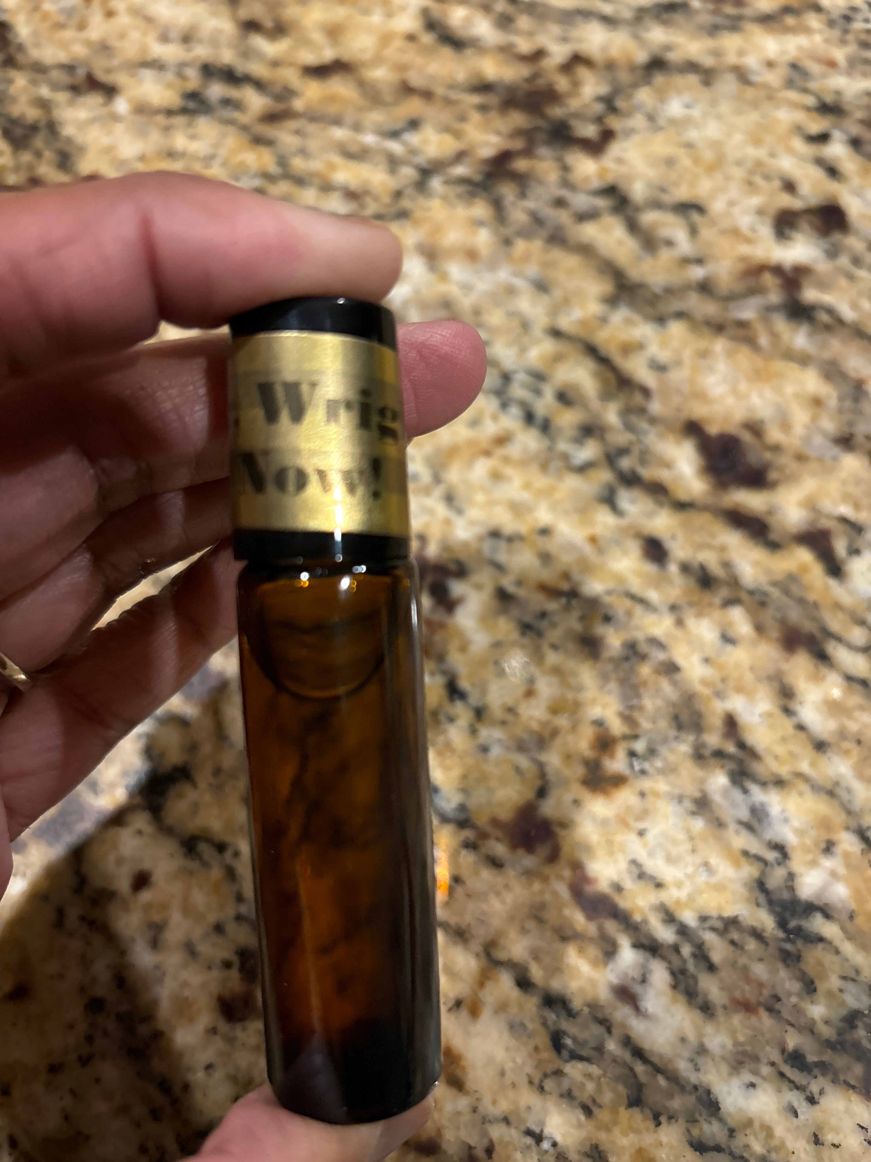 MEN-BODY OIL